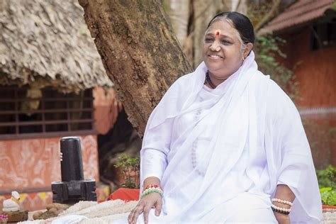 Amma: Mata Amritanandamayi Devi — A Life of Love, Service and Spiritual Awakening